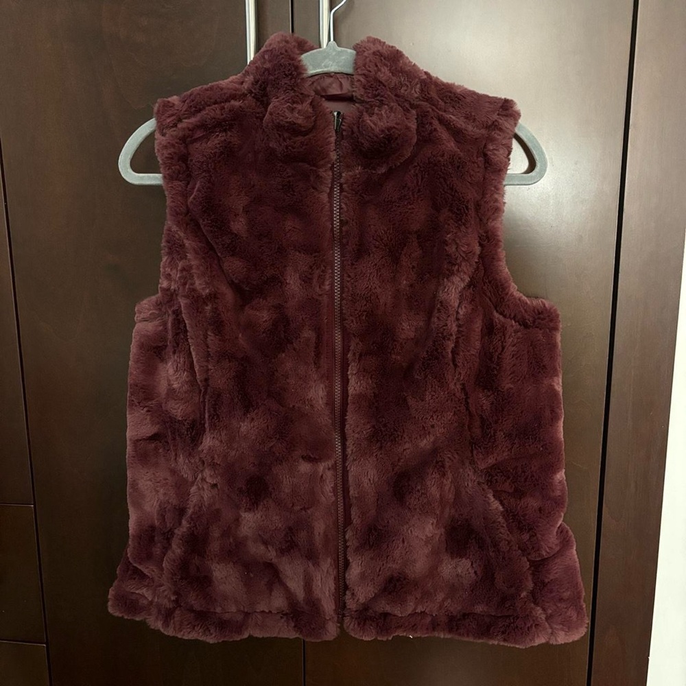 REVERSIBLE VEST